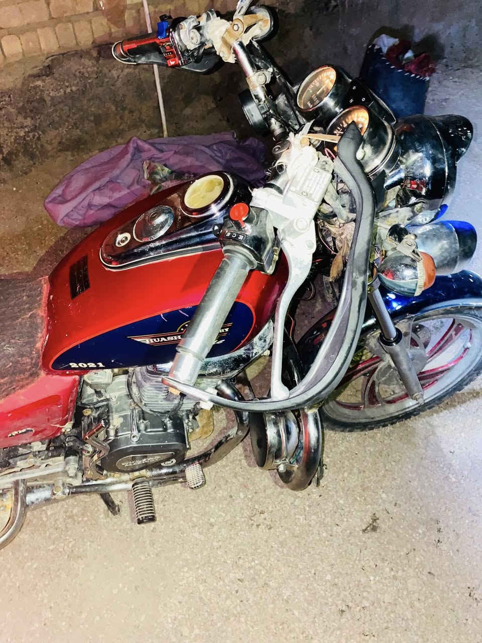 سلام عليكم   تراجه جونده نضيفه شرط المديل 21.  كهربايات شرط محرك نضيف السعر مليون بيه مجال الطيبين وتفاصيل عله رقم المكان سماوه رقم ***********–***********
