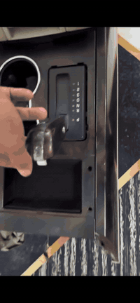 السلام عليكم خانه وعصه كير فورد اكسبنديشن شغال ما اعرف مال يا موديل جنت شاده على فورد f350 قيم باليرضي الله وأخذه مكاني مدينه الصدر الحميديه رقمي ***********
