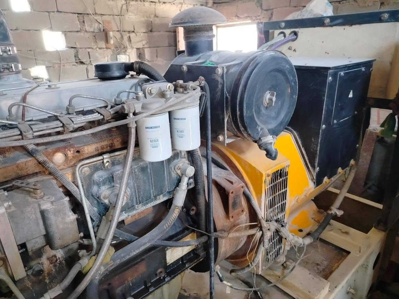 مولد بيركز صيني شرط الشغل مكينه نظيفه 150كيفي استفسار الاتصال على الرقم ***********
