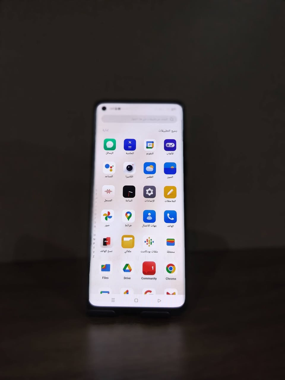: هاتف OnePlus 7 Pro في 2026
يعتبر هذا الهاتف أحد الأجهزة الأيقونية التي قدمتها شركة وان بلس، وما زال يمتلك تصميماً ساحراً بفضل شاشته الكاملة بدون أي ثقب أو نوتش.

​🛠️ المواصفات الرئيسية:

​الشاشة: شاشة كاملة Fluid AMOLED بحجم 6.67 بوصة، وبدقة تبلغ QHD+.

​معدل التحديث: يدعم 90Hz (سلاسة ممتازة في التصفح).

​الكاميرا الأمامية: كاميرا مخفية تظهر بمحرك (Pop-up) بدقة 16 ميجابكسل.

​المعالج: Snapdragon 855 (معالج رائد من جيل 2019).

​الألعاب (ببجي): يدعم خيار 90 فريم داخل اللعبة 

​👍 المميزات (ليه تشتريه؟)

​شاشة كاملة حقيقية: تجربة خرافية في مشاهدة الفيديوهات والألعاب بدون أي حواف أو ثقوب تزعج العين.

​خامات ممتازة: ظهر زجاجي مع إطار من الألمنيوم يعطيك شعور الهواتف الرائدة الفخمة.

​سعر اقتصادي جداً: للحصول على شاشة بهذه الدقة والألوان حالياً، ستحتاج لدفع مبالغ أعلى بكثير في الهواتف الجديدة.

سعره 220 وبي مجال رقم ***********
