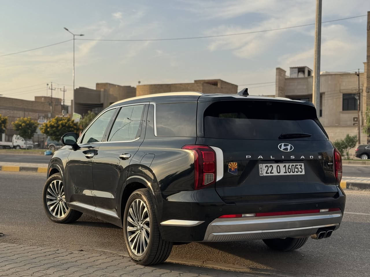 سلام عليكم
باليسايد كليكرافي 2024 ماشية 7000mi يعني ١٣الف كم 
السياره جديده اخت الزيرو 
المحرك  3800
المواصفات:
داتا شو
حساسات ورادارات 360 درجه
5 بصمات
الصندوق كهرباء
كشافات Led
لايتات وبك لايت Led
ويل حجم 20
بانوراما
7 راكب
المقاعد كلهه كهرباء
المقاعد كلهه تدفئة و تبريد
مقعد السايق مساج 
مقعد السايق خزن ميموري 
قيادة ذاتيه
نقطة عمياء
تدفئة ستيرن
التبريد بيانو
4x4 فور ويل
اكثر من وضع قيادة
sport
smart
eco
snow ثلجي
فورويل
توقف ذاتي
كامرات 360 درجه
انارة ولدات ترحيب
شفتات بالستيرن
المراية الوسطيه تعرض فيديو فول HD 
تحكم ستيرن جهتين
بالبصمة السيارة تتقدم وترجع وتشغيل عن بعد
اوامر صوتيه
وبعد بيهه هواي مواصفات
السعر 315$ ورقة وبيهه مجال
للاستفسار 
***********
***********
