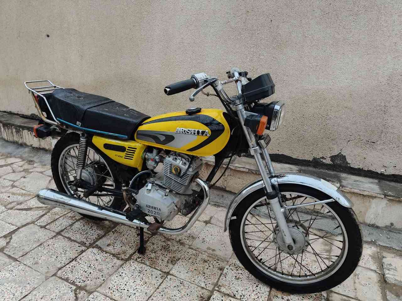 سلام عليكم دراجه موديل ٢٠ وراق اصولي كامله محرك ٢٠ دراجه مال جني بيع او مراوس سعر خاص ***********
