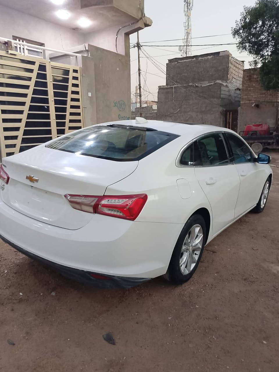 ماليبو وارد امريكا 2020
فئت T, l فتحة بنو رامه 
بيها قطعتين جاملغ + بنين 
والباقي مكفول داخله سونار 
كربائيات ومحرك وگير ع الشرط السياره أحله من الصور بعد ، ***********
