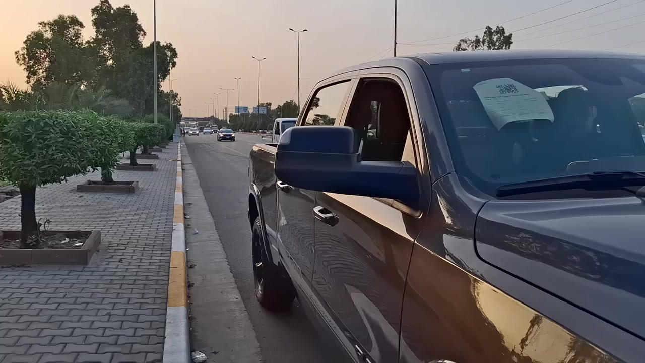 سلام عليكم دوج رام موديل ٢٢ دخول ٢٤ لاريمي فئة لاريمي اخوان السيارة موعادية سيارة مختلفة فول فول للاخير من جكات من بنوراما من شاشة تسلا دوس كهرباء مري شفط سكلتر كهرباء درج خلفي بيهة اهواي مواصفات كشنات تبريد تدفئة  بدون ايرباك  حادثة دعامية  ابامريكا فاتحين جاملاغات وبنيد اجتي للعراق راجعات نفسهن بدون دواخل بدنة راديترات تبريد شركة يعني السيارة اتبدل بيهة فقط دعامية بيع اوامراوس رقم بغداد مميز  هاتف *********** سعر 38 مجال شراي فقط لتقارنهة بالرام العادية الحبيب تحياتي
