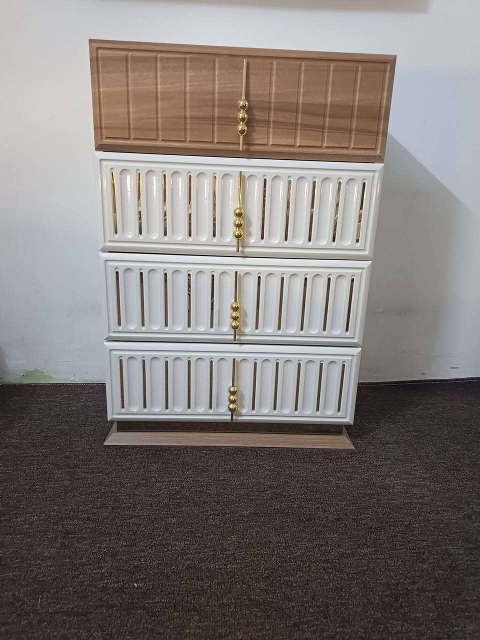 غرفه 5 قطع نضافه 100/100 استعمله اقل سنه اي شخط مابيها سعرها  بمليون و700 وبيها مجال قليل


**إذا كنت صاحب هذا الإعلان وتريد حذفه لأي سبب، رجاءا أرسل رسالة إلى الدعم الفني**