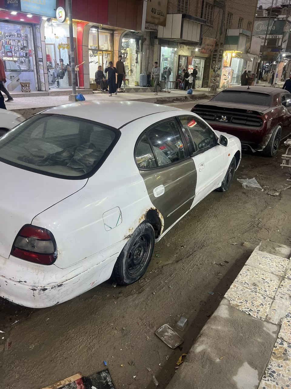 سياره دايو لكنزه موديل 99 سياره كير مكينه كفاله تخم تاير حداديه كلش حلوه السعر 20 وبيها مجال رقم بغداد *********** هذا رقم شخص 
انه مكلف بنشر
