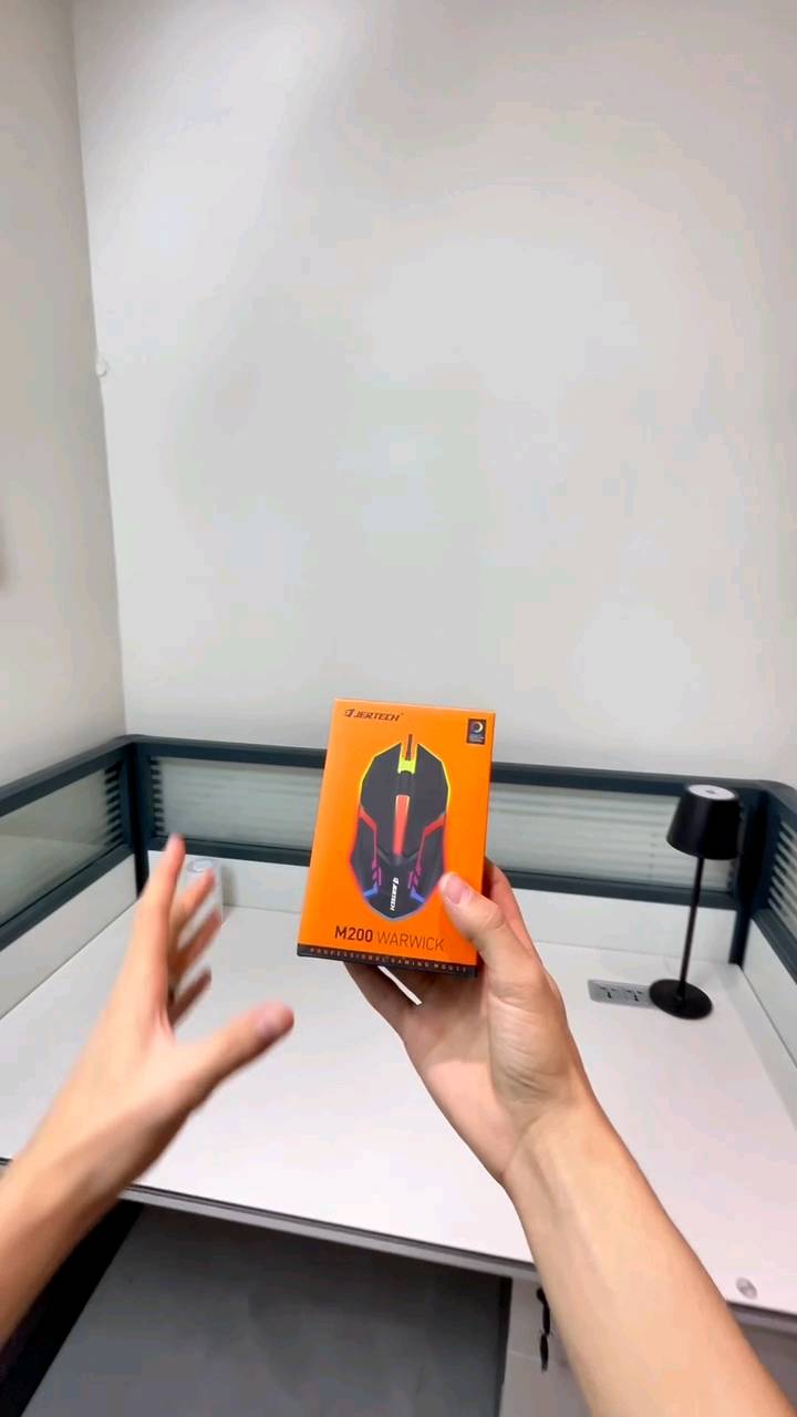 ماوس ألعاب عملي أصلي قوي جدآ يعطي منضر خلاب 🎮⚡ سيطر على لعبك بسرعة ودقة!

ماوس ألعاب عملي يمنحك استجابة سريعة ودقة عالية حتى 4800 DPI، مثالي لألعاب الـFPS والأكشن وحتى للتصميم 🖱️🔥

✨ تصميم مريح لليد اليمنى واليسرى
🌈 إضاءة RGB مميزة تضيف شكل احترافي
💪 تحمّل قوي بعمر يصل إلى 3 مليون نقرة
⚡ 1000Hz استجابة سريعة لتحكم فوري

خلي لعبك أسرع… وتحكمك أقوى 😎