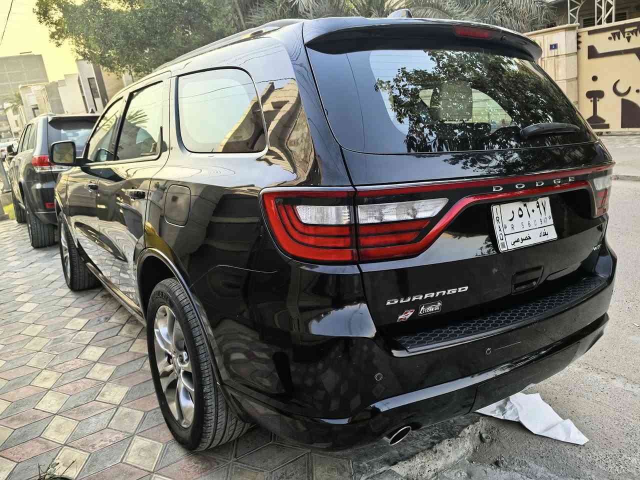 السلام عليكم
دوج دورنكو 2019 للبيع 
فول مواصفات GT خليجي  مكفوله
وكالة هارلم
مواصفاتها //
فتحه سقف 
تشغيل عن بعد
صندوق كهربائي 
كشنات كهربائيه 
تدفئه ستيرن وكشنات اربعه 
حساسات خلفيه 
توقف ذاتي عن الرجوع 
نظام ايكو و نظام سبورت
هواي مواصفات....
ماشيه 120 الف كيلو متر حقيقي 
السعر 270 وبيه مجال
عنوان // بغداد زيونه
 ***********
