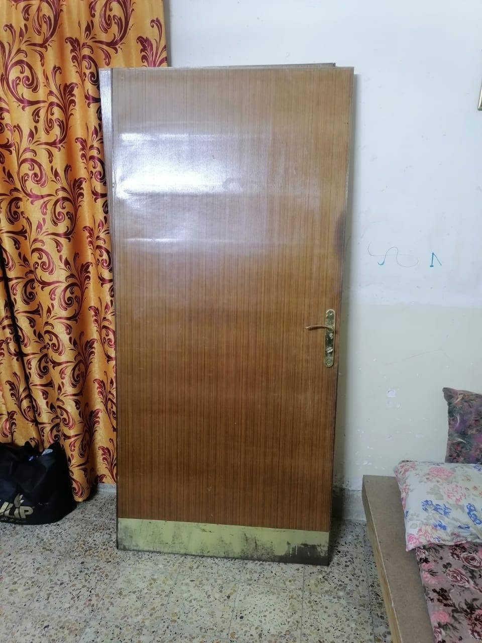 متاح ٢ بوب غراف هنه كاملات معه مفاتيح صاج ال اصلي شرط نضافه سعر واحد ٥٠ شراي يخبر. ***********
