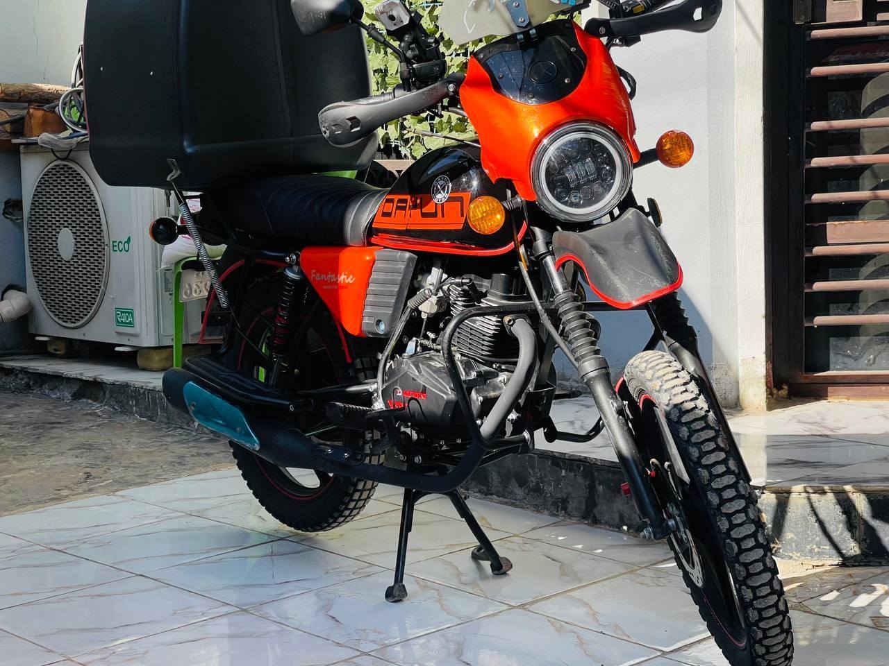 السلام عليكم دايوان 2025لون برتقالي واسود  الدراجة نزلتها اني بعدها زيرو وكل اسبوع ابدللهة دهن دراجة خير من الله وغنية عن التعريف للجناية دايوان السعر 2700  وبيها مجال المكان علوة الرشيد قرب ابو دشير للاستفسار ***********
