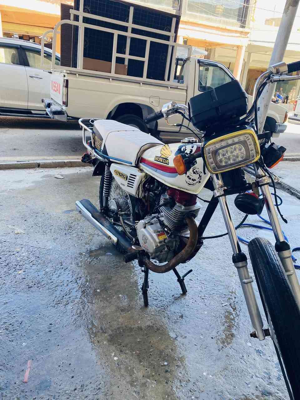 سلام عليكم تايكر ٢٠٢٠ للبيع وايرمنيه كلها شغاله نضافه كدام العين السعر ٣٠٠ بي مجال خاص او اتصال ***********
