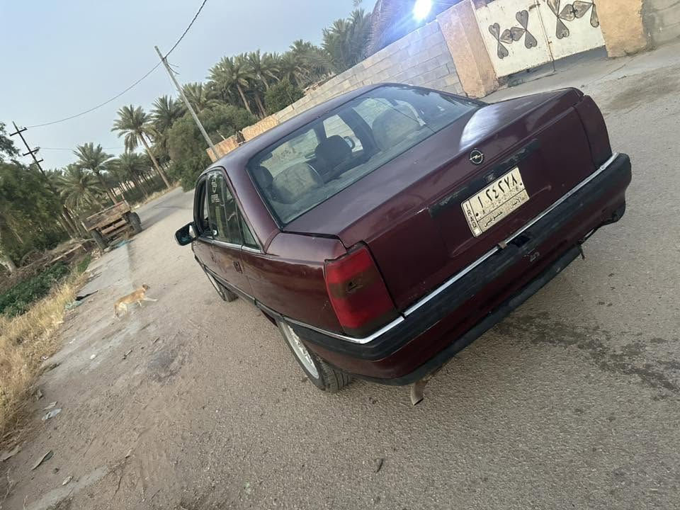 اوبل اوميكا للبيع موديل٩٠
محرك ٢٠٠٠نضيف كير عادي نضيف جاهزه بس يرادلها ترتيبات
 ***********واتساب
