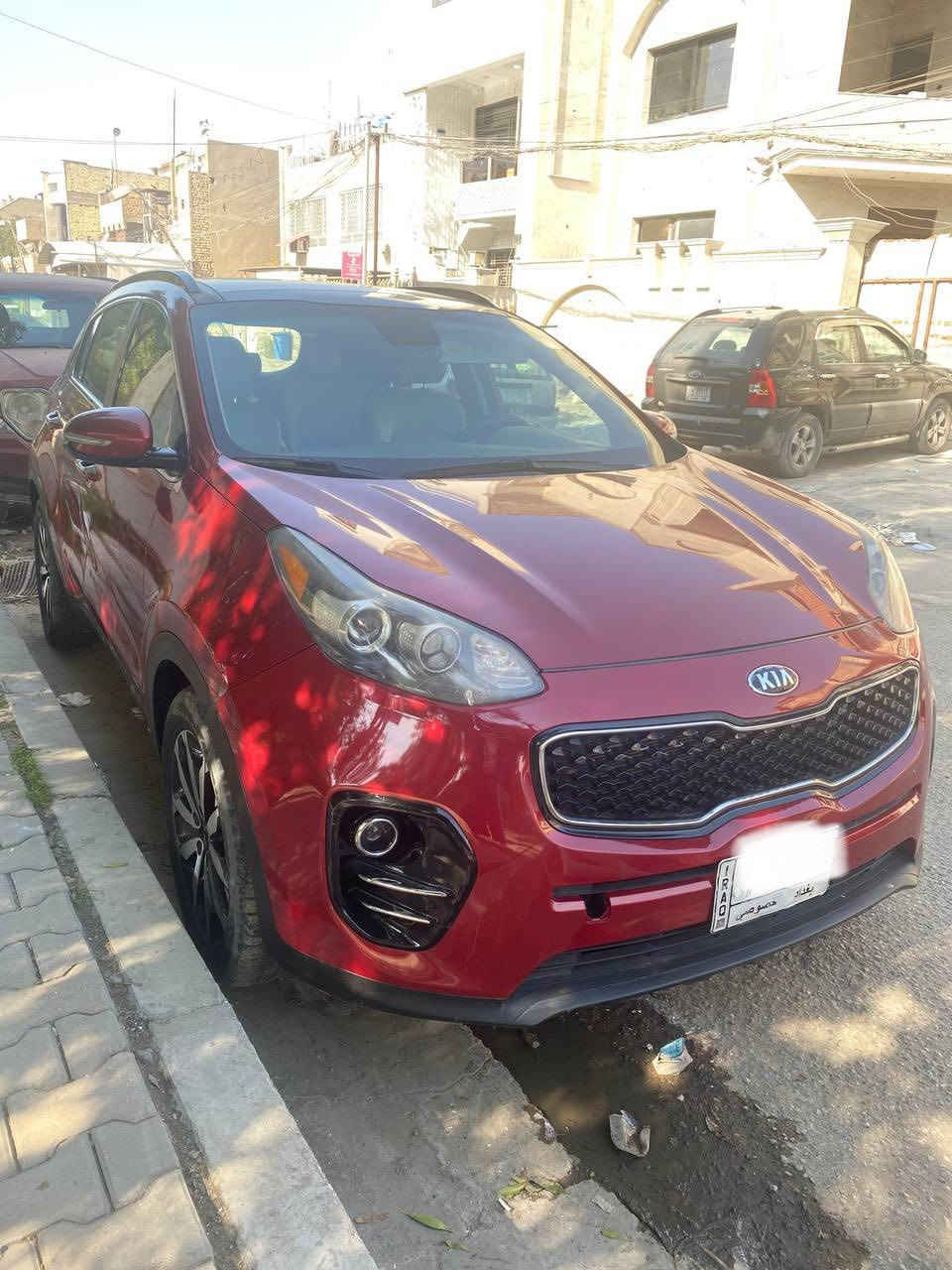 السلام عليكم.
عندي سبورتج وارد امريكي ٢٠١٨  ex بانوراما  داخل جلد مري شفط محرك ٢٤٠٠ تبريد قطعتين ماشيه ٦٥ الف ميل ، ضربتهه جاملغ وباب السايق  وانضربت عندي بلجهه العكس السايق ومصلحه كما موضح بلصور .
السعر ١٥٥ وبيهه مجال بسيط  
***********
