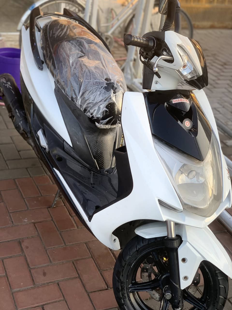 السلام عليكم سكنس فحل شمعة 2016
الدراجة خير من الله نوزل خطين دراجه رمبة ما مفتوحة اكبر فيتر جيبة وياك الدراجة نقصها واقية صالنصة فقط

مكاني بغداد _البياع 💢 

الدراجة ماشية 28الف 💢

متواجد فيسبوك واتصال ***********
