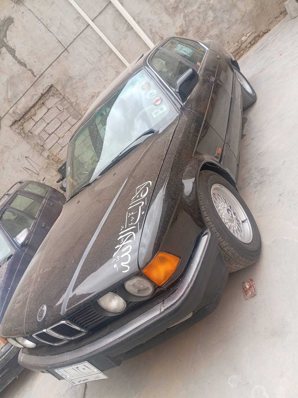 Bmw 735i 1991 للبيع ومراوس 
صدر خلفي امامي جديد
جامه اماميه جديده
تايرات امامي مع بطاين جديد
دوشمه تنته وكشنات وارضيه جلد
مكينه وكير ع الفحص
كهربائيات كامله
بيها نقص التبريد نقص كمبريسر
السعر ٤٥ بيها مجال
مكاني الفلوجه ***********
