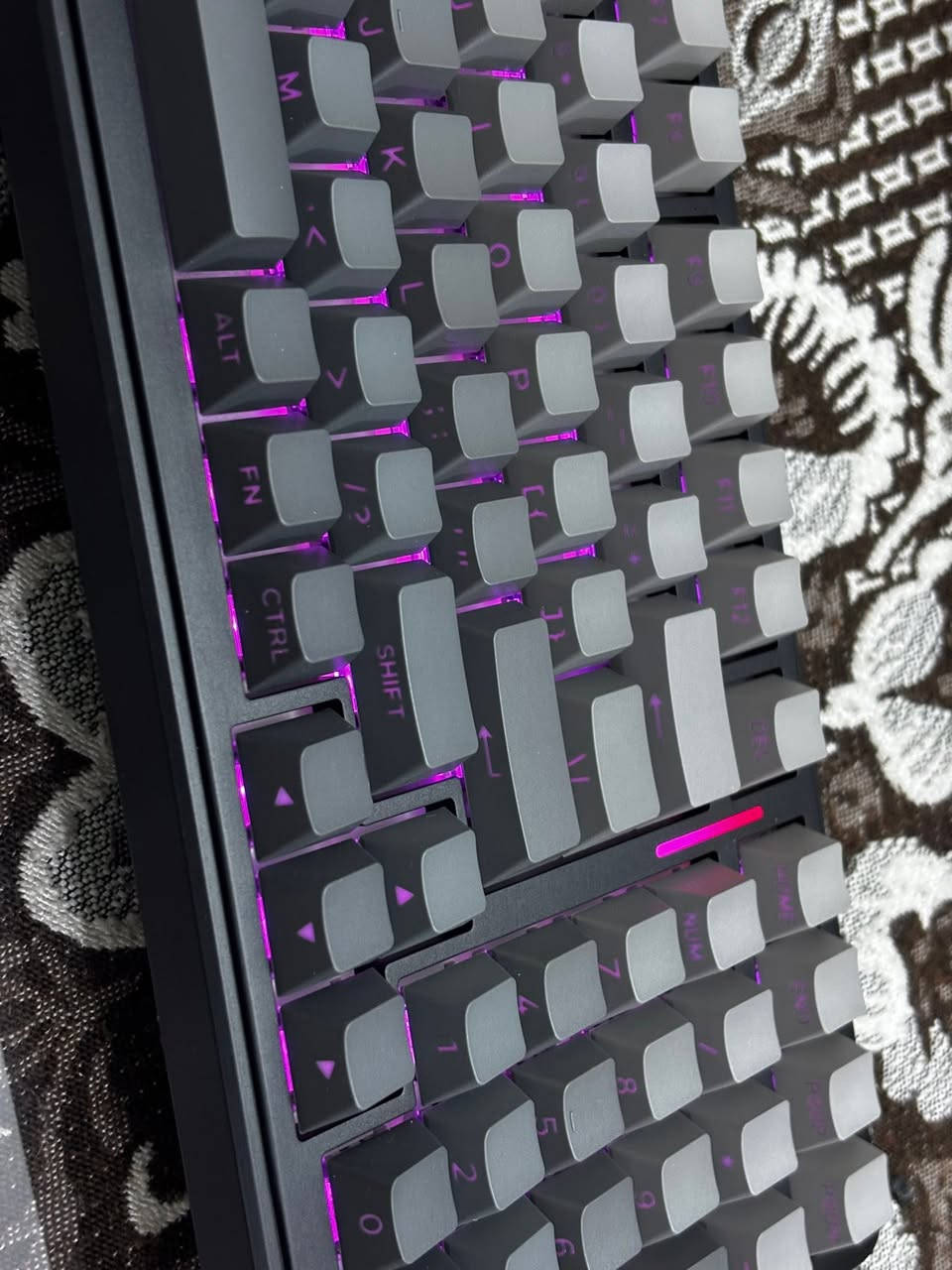 السلام عليكم للبيع كيبورد F99
99-KEY MECHANICAL KEYBOARD
السعر 55 الف القطعة


**إذا كنت صاحب هذا الإعلان وتريد حذفه لأي سبب، رجاءا أرسل رسالة إلى الدعم الفني**