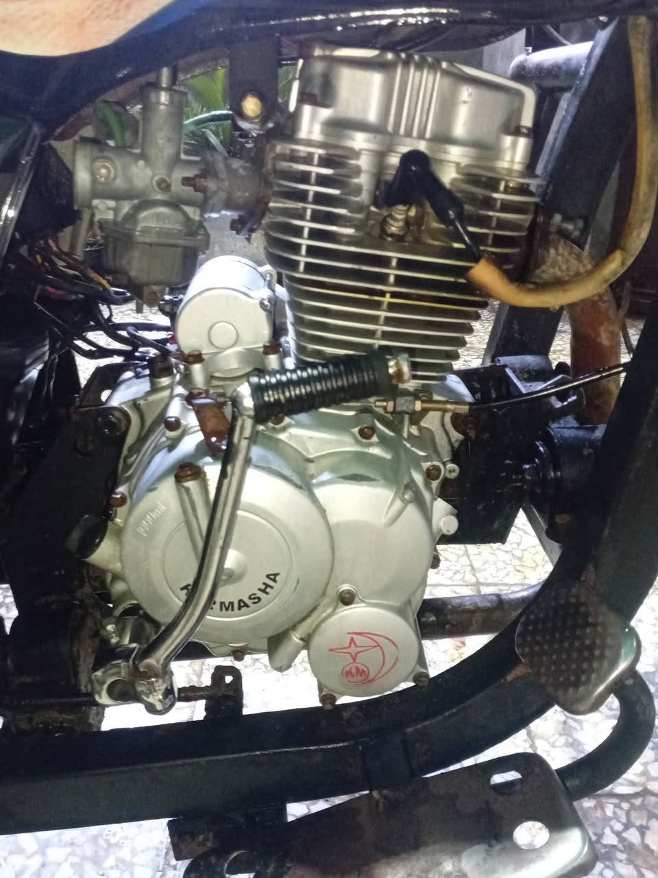 سلام عليكم ستوتة للبيع موديل  16 ومحركها 23 وراقها كاملة وي ستفسار هاذ *********** رقمي
