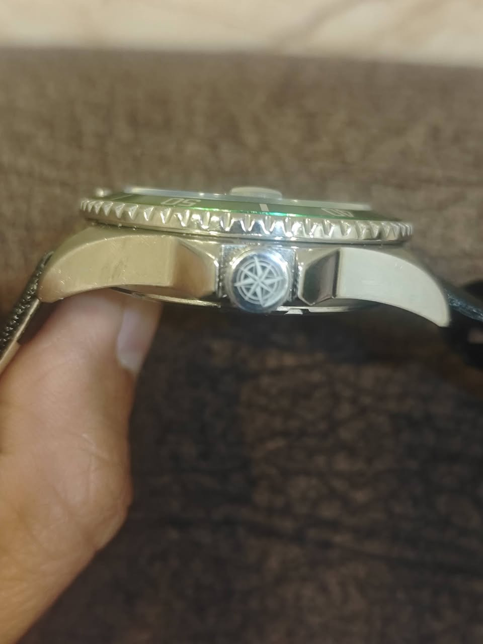 ساعه فنتج ياباني كوارتز منفذ يومي نظافة الساعه 100/98 للاستفسار واتساب ***********
