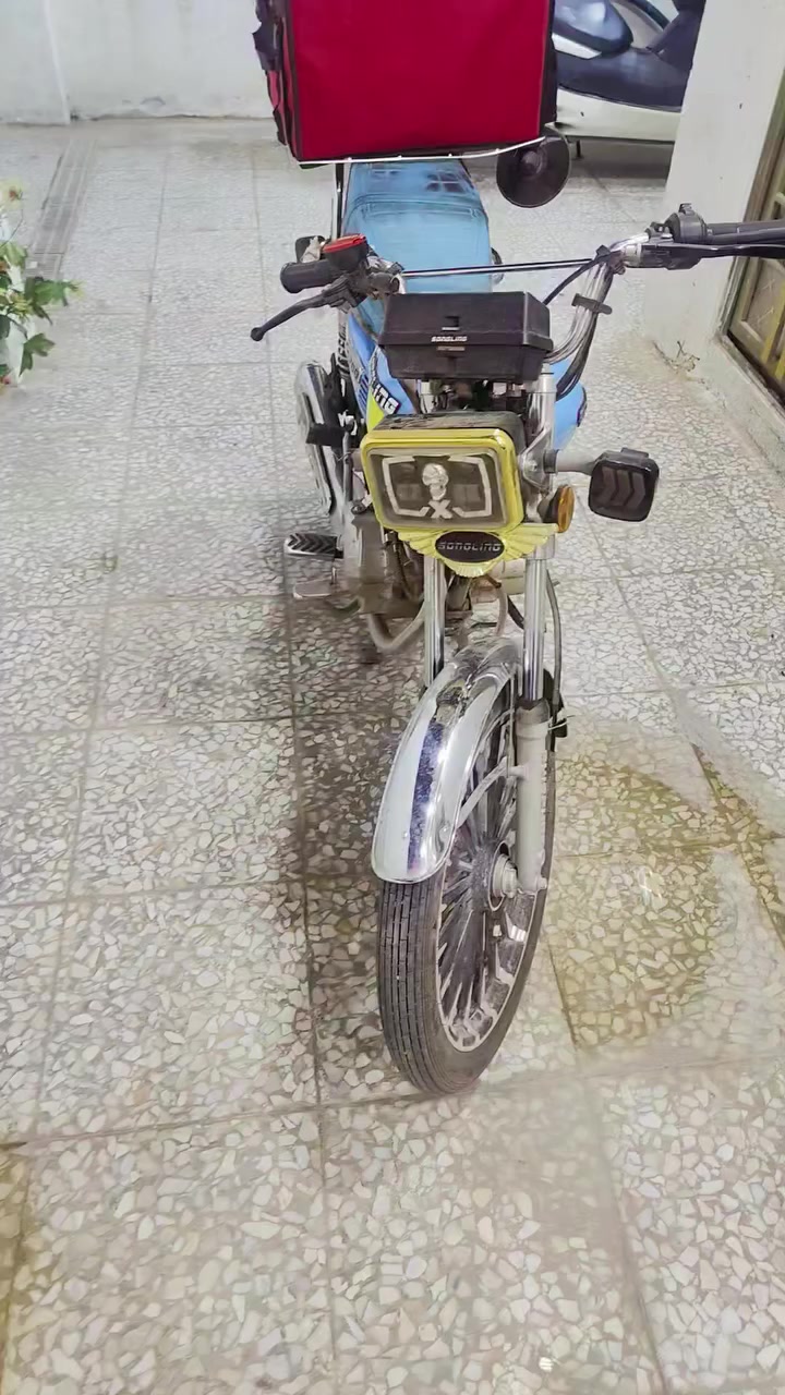 السلام عليكم ايرانيه سونك 2025 محرك الدراجه 200 الدراجه جديده والمحرك كفاله اشتغلت بيه شهرين بس الله يشهد والدراجه ماشيه 4700 زيرو وبيها بس كلوب الاشاره مالتها نقص والباقي مكفوله السعر 700 وبيها مجال بسيط ❤️❤️ الرقم *********** المكان 

الحسينيه مال الراشديه
