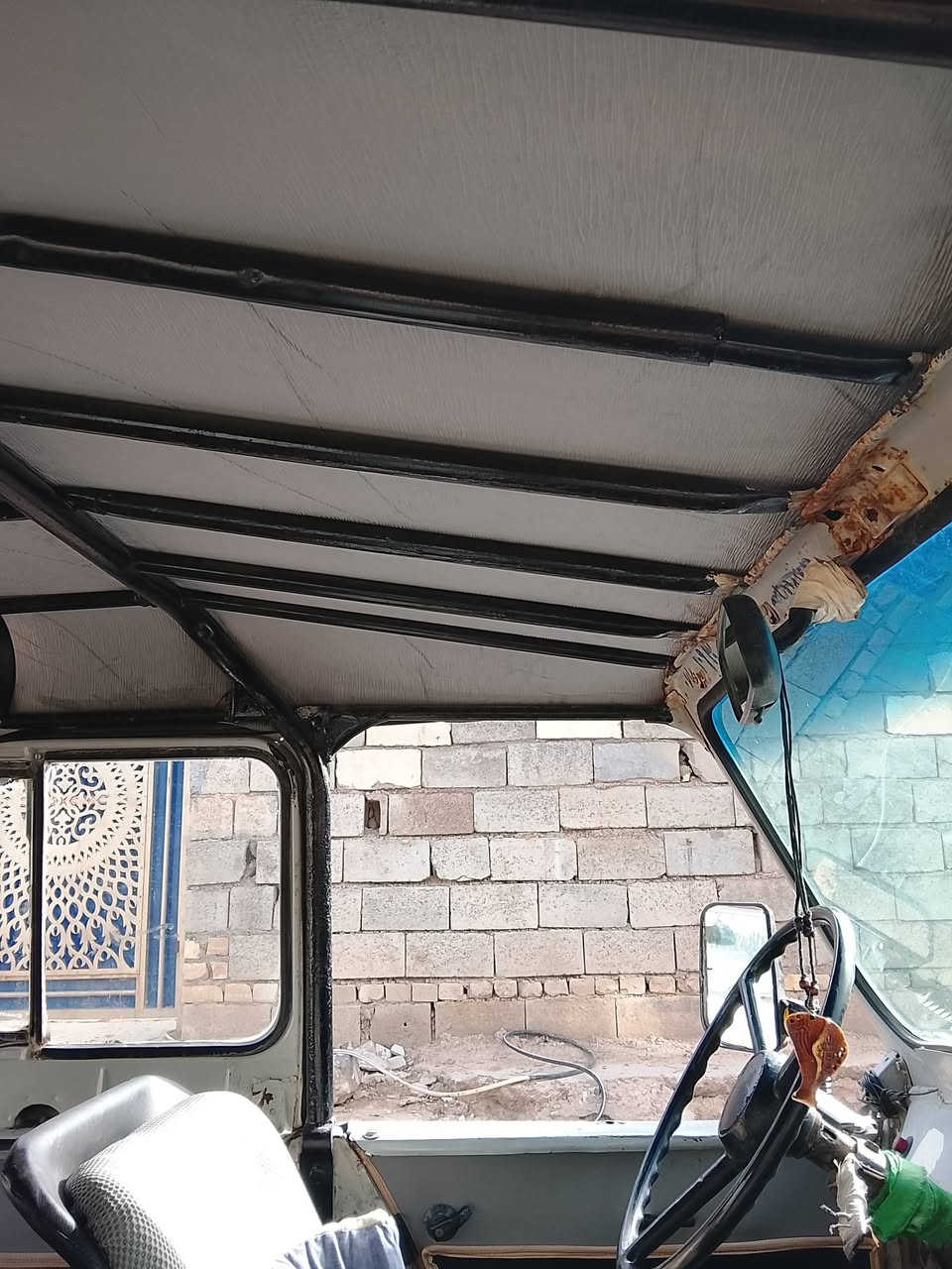 السلام عليكم ولو موديل 2000 للبيع السيارة خير من الله ونضيف كير ومحرك وشاصي مكوفول ***********

