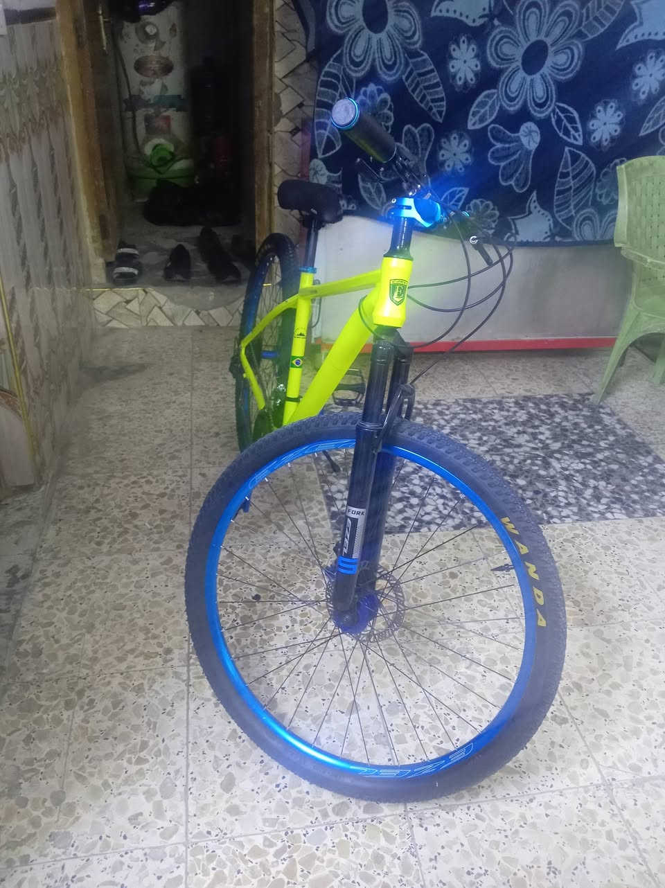 البايسكل للبيع سعر 200 وبي مجال ***********
