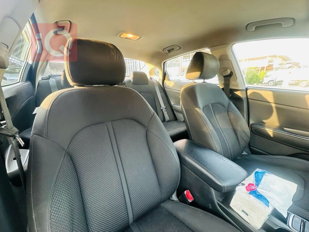 السلام عليكم ورحمة الله وبركاته
اوبتما 19 ابيض صدفي 
مبدل بيها قطعتين اصلي بدون صبغ ولا ارباك
محرك وكير وحداديه مامفتوحات 
رقم اربيل بسمي شخصيآ 
رقم وسنويه جدد لل 31 
مكانها نجف 
***********
