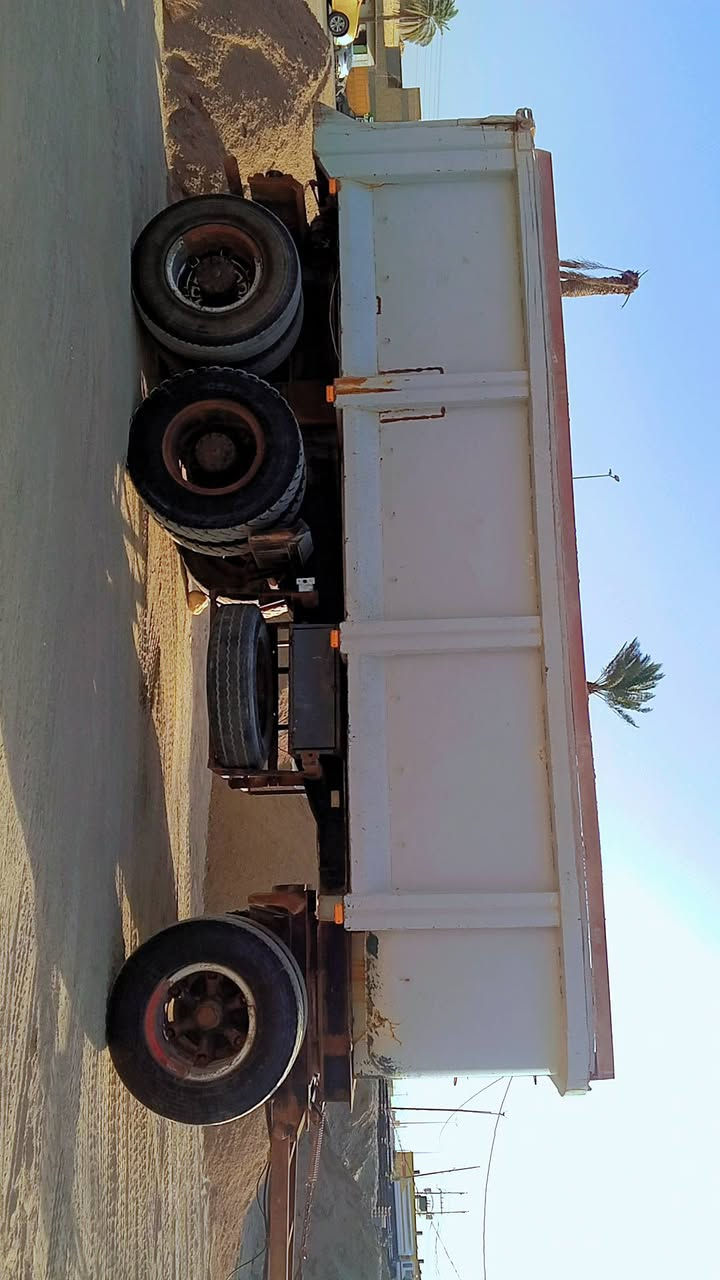 سلام عليكم كتروس شمعه للبيع موديل 2000 قاقر و مقطوره واسط نعمانيه لستفسار***********لتصال
