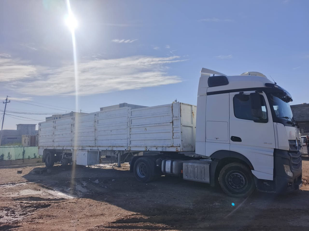 للبيع عربانه طول 12/60 ارتفاع 190 ثلاث محاور بدون تاير تاير ويل /عنوان موصل /***********    /***********
