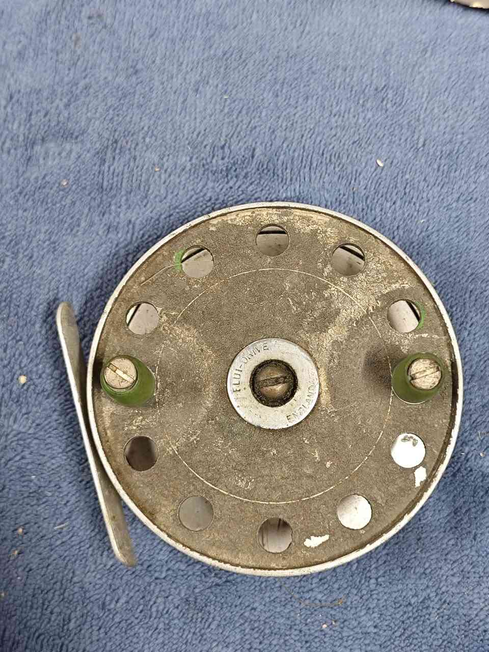 سنارة صيد سمك ليو فيشنگ مع بكرة صناعة أنگليزي + علبة شص أنطونا سعر بيهن


**إذا كنت صاحب هذا الإعلان وتريد حذفه لأي سبب، رجاءا أرسل رسالة إلى الدعم الفني**