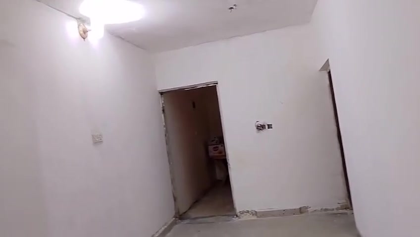 🏡 للبيع بيت مميز في بغداد – حي الرئاسة / العبيدي قرب سوق الرئاسة
فرصة ممتازة للسكن العائلي بموقع حيوي وخدمي قريب من جميع الاحتياجات اليومية 🌟

📍 الموقع: حي الرئاسة – العبيدي
📍 قريب جداً من سوق الرئاسة
📍 قريب من المستوصف والخدمات الصحية
📐 المساحة: 220 متر
🏠 البناء: نثر طابقين
📄 الطابو: صرف ✔️

🔹 تفاصيل البيت: ✅ استقبال واسع وأنيق
✅ مطبخ بمساحة ممتازة 🍽️
✅ صالة عائلية في الطابق الأرضي
✅ صالة إضافية في الطابق الثاني
✅ 4 غرف نوم كبيرة بمساحات ممتازة
✅ 3 صحيات
✅ 4 حمامات
✅ كراج داخل البيت 🚗
✅ حديقة جميلة ضمن الكراج 🌴
✅ توصيل ممتاز للماء والكهرباء ⚡💧
✅ نظام يمنع دخول مياه المجاري
✅ توزيع مرتب وعملي للغرف
✅ غرف واسعة وإضاءة طبيعية جميلة
✅ مناسب للعوائل الكبيرة
✅ منطقة هادئة وآمنة
✅ قريب من الأسواق والمدارس والخدمات
✅ سهولة الوصول للشارع الرئيسي والمواصلات
✅ البناء مرتب وجاهز للسكن

✨ بيت متكامل يجمع بين الموقع الممتاز والمساحة الواسعة والطابو الصرف، مع تصميم مريح وخدمات ممتازة يوفران الراحة والخصوصية للعائلة.

📞 للاستفسار والسعر والمشاهدة:
+964 772 289 6999


**إذا كنت صاحب هذا الإعلان وتريد حذفه لأي سبب، رجاءا أرسل رسالة إلى الدعم الفني**