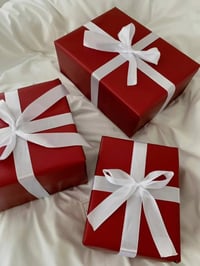 تجهيزات عيد الحب • بوكس هدايا