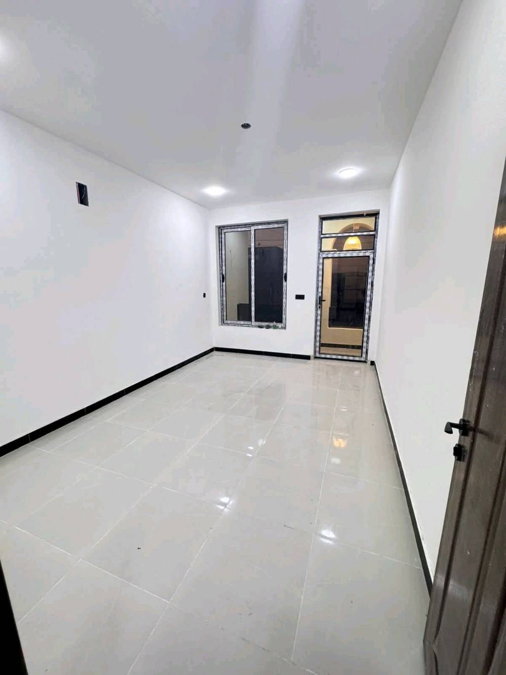 السلام عليكم ورحمة الله وبركاته
عمل كافه الاصباغ والديكورات طلس
بديل الرخام وبديل خشب وجميع الاصباغ
ميسان العماره  التصال *********** 