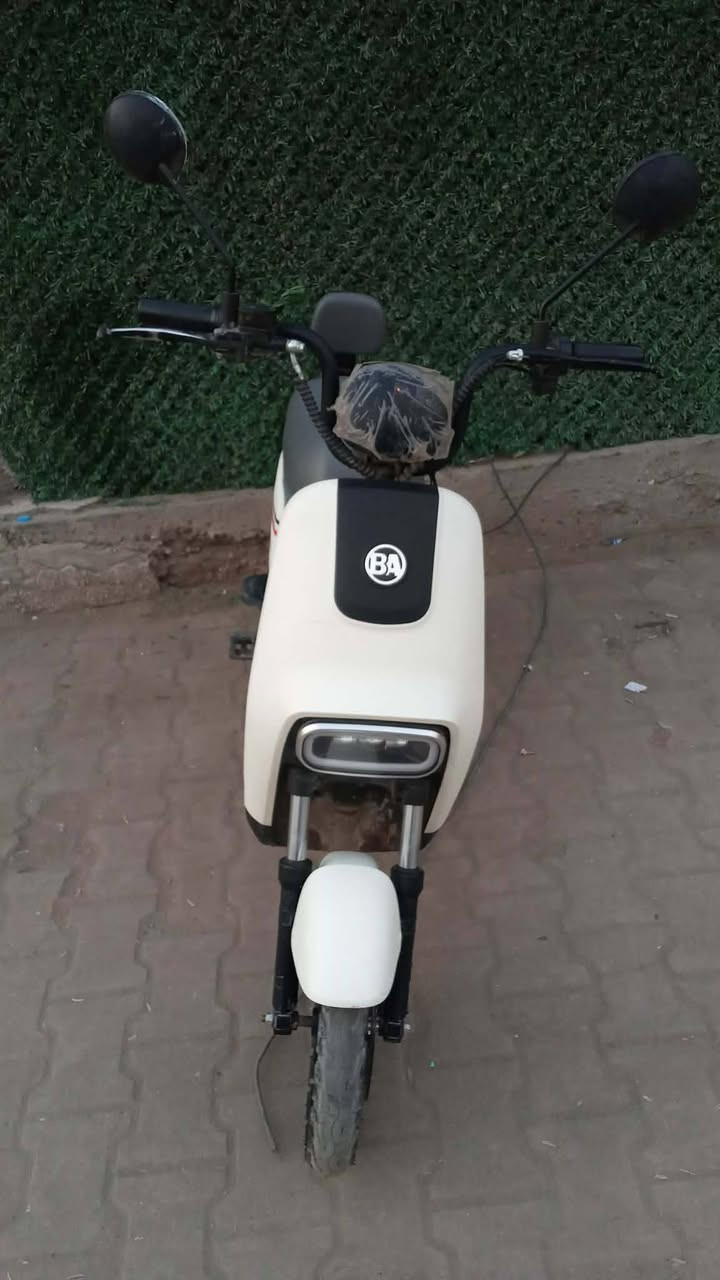 دراجة شحن شكل بوليسي حجم   14 دراجة نظيفة السعر 325 وبيهة مجال
اتصال فقط على صاحب الدراجة ***********
