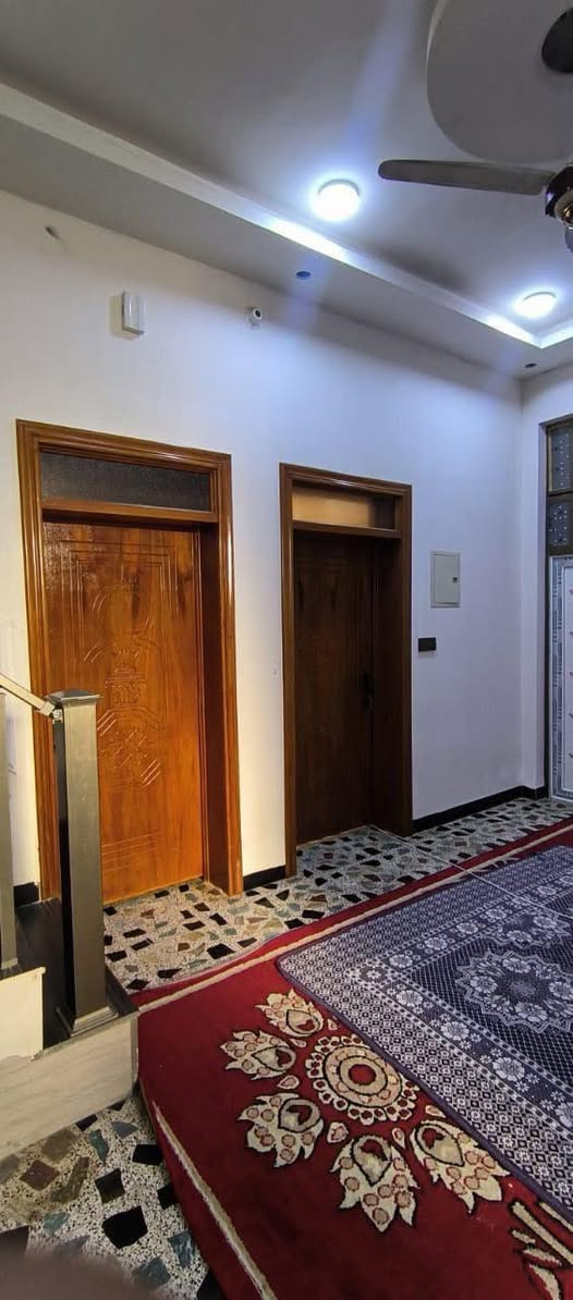 #للــــــبيع 

منطقة الـ 24 خدمات مجاري ارصفة 

رابع بيـــت عن شارع 60 

مساحة 150 

4 غرف نوم 

الارضيةًمرمر مجهز بـ 5 سبالت 

و 3 سخانات 
حديث بناء 2025 

السعر المعلن 210 مع الاثاث بدونه 205

‭***********
