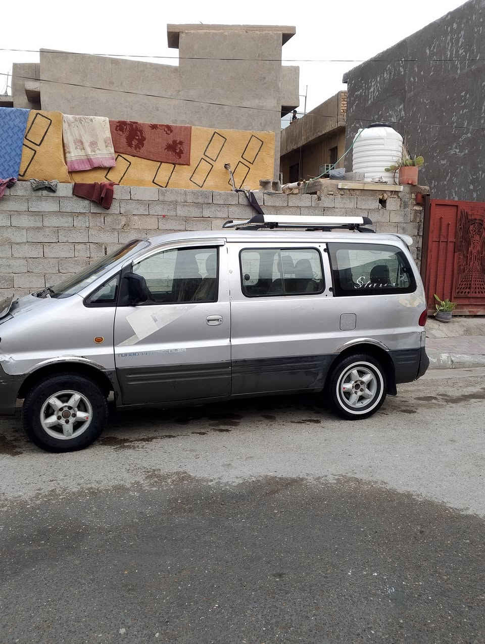 السلام عليكم اخوان استاركس 2002 رقم بغداد تتحول خصوصي مكينه جديده كير صدر كله نضيف جدا مابيها صبغ شواصي واحد معمر وبيها هلال معمر فقط تبريد نقص غاز  بتره 8 راكب مكان السياره خان بني سعد سياره كلش حلوه السعر 55 وبيها مجال ***********
