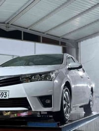 كورولا خليجي SAS    المواصفات  تحكم إسترين  شاشه  كاميرا  شاير بالمري ...