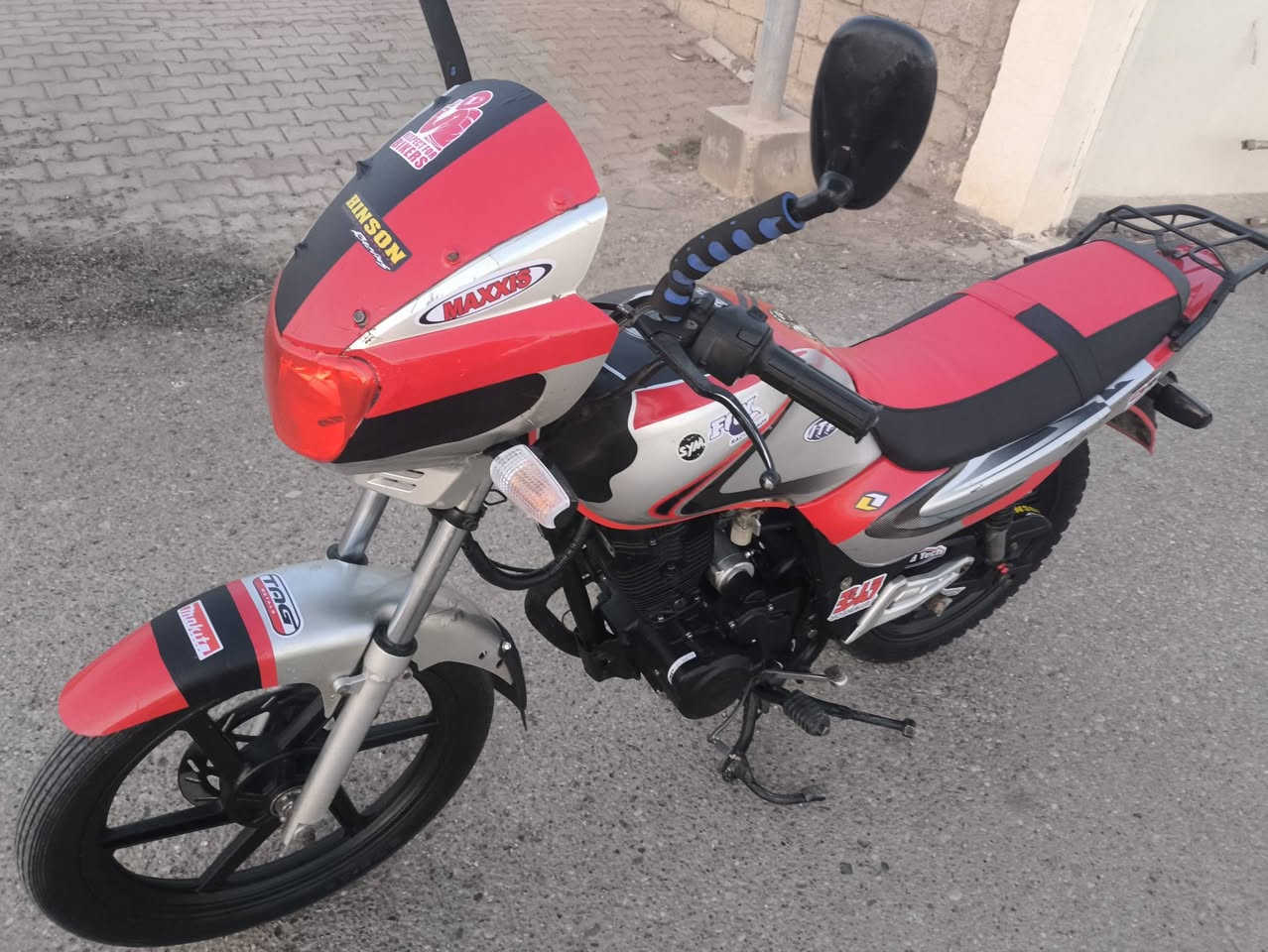 السلام عليكم. سايم عداد للبيع موديله 2019 فقط( الراسيه 17). اوراق منفيس نضافه كدامك محرك ونشاط خير من الله سعر. 775 وبي مجال  جيب فيتر وتعال ربع متخلي علي مكاني الرمادي جزيرة بذياب قرب جسر فلسطين ***********
