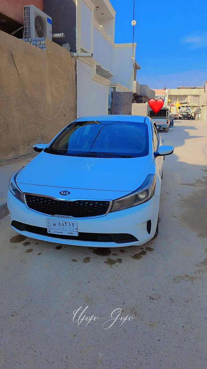 السلام عليكم كيه فورتي أمريكي ٢٠١٧ حادثه بابتين بيه صبغ بدون داخل شواصي لغود مكفولات السياره ماشيه ٨٥ الف جديده رقم بغداد سكن بغداد السونار وصور الحادث ويه الصور  السعر ١١٨ الرقم ***********
