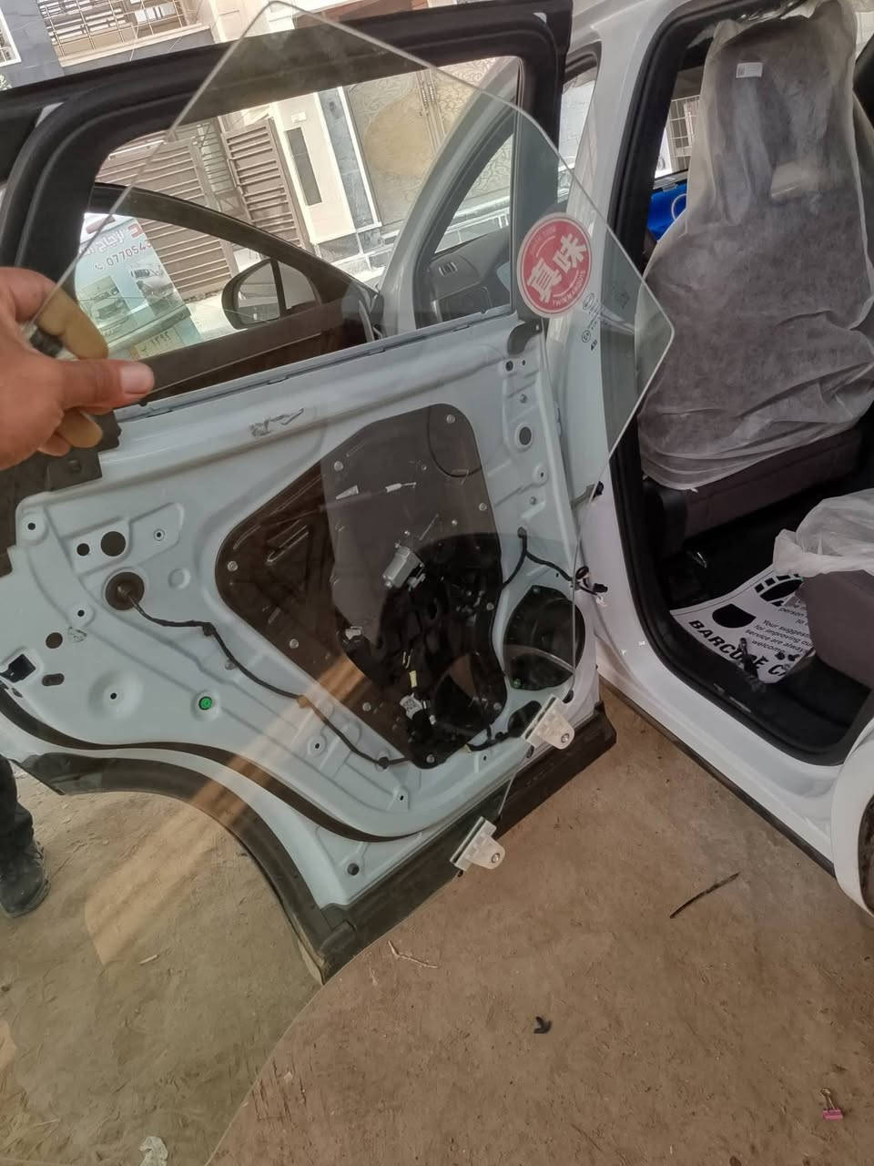 جميع نواع زجاج اليسارات القديم ولحديث نقل وشدداخل بغداد مجانن
وبنسب السعار رقم الهاتف ***********
