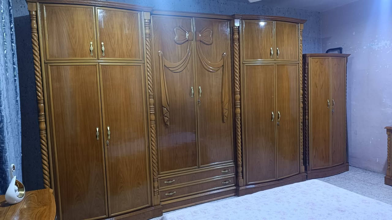 غرفه تسكام صاج داخل وخارج ام السته طابقين ظهر جرجوبه نظيفة كلش دنگ لوي سقف وقاعده بلوك كل القطع نظيفة وثگيله السعر مليون و100 وبيه مجال قليل مكاني محاويل للاتصال ع الرقم ***********
