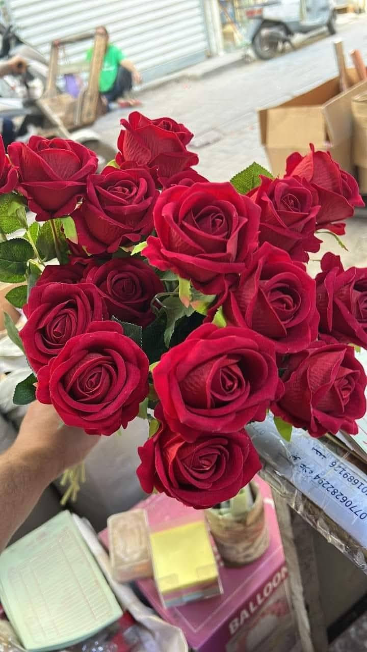 بمناسبة عيد الحب
اتوفر من جديد ورد سنكل
كل الالوان
سعر القطعة بالف دينار
اما جملة 
الدرزن 12 قطعة ب10.000
العنوان ديالى المقدادية حي المعلمين شارع العام الرئيسي أنانا موول في الطابق الاول والطابق الارضي
 للاتصال ***********
