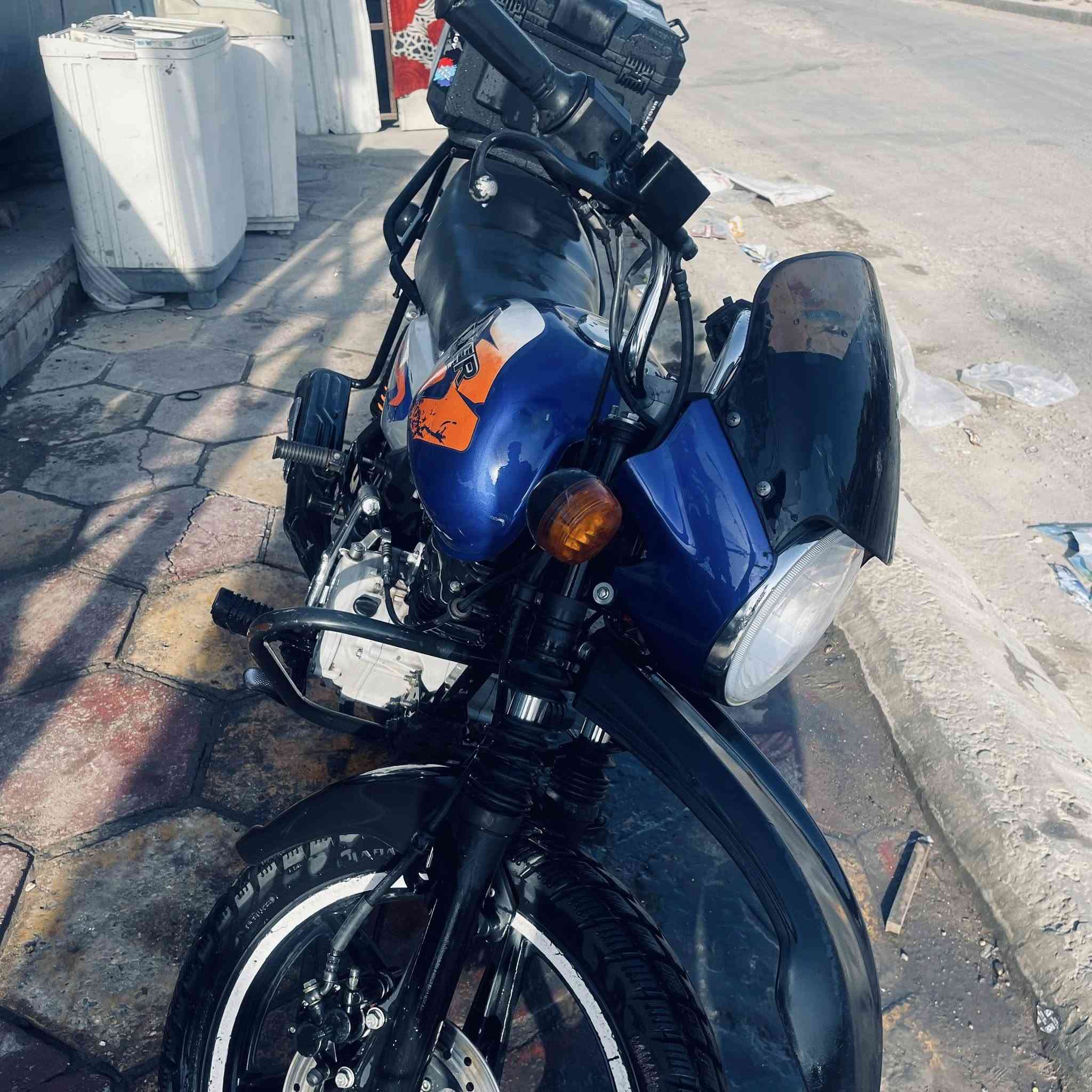 السلام عليكم بوكسر للبيع موديل 22دراجه نضيفه كلش مامتعوبه جبلي سعر اوراق اصوليه كامله ***********سعر مليون وربع
