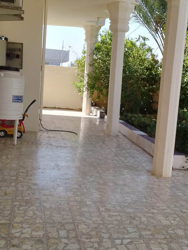 بيت طابو زراعي سند  25 
مكان البيت خلف المشروع شارع المديرية 
البيت بناء حديث يتكون من استقبال  وصالة وغرفتين نوم وحديقة وكراج الطابق الثاني 3 غرف نوم مع حمامات 
للاستفسار اكثر رقم صاحب الدار 

‭***********‬
