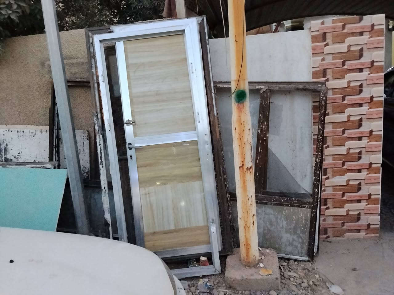 السلام عليكم ورحمه الله عندي اغراض المنيوم نوع الثقيل 2 باب كامل هوه و قاعده و 2 شباك كبير و 6 شباك فردي + قطع الشبابيك الي بل صوره ولله اني رايدهن ب 200 و بيهن مجال بسيط لل شراي و طاب يومكم


**إذا كنت صاحب هذا الإعلان وتريد حذفه لأي سبب، رجاءا أرسل رسالة إلى الدعم الفني**