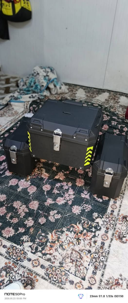 جنط جي اس نوعيه الكبيره مبطنه نوعيه ممتازه مع نسخ مفاتيح عدد 6 مع سيبايه شد وسيبايه كاسحه   جديده استخدام 3 ايام فقط وبعت الدراجه وردت ابيعهن  اليريدهن يتصل ‏‪***********‬‏ او تساب سعرهن 150
