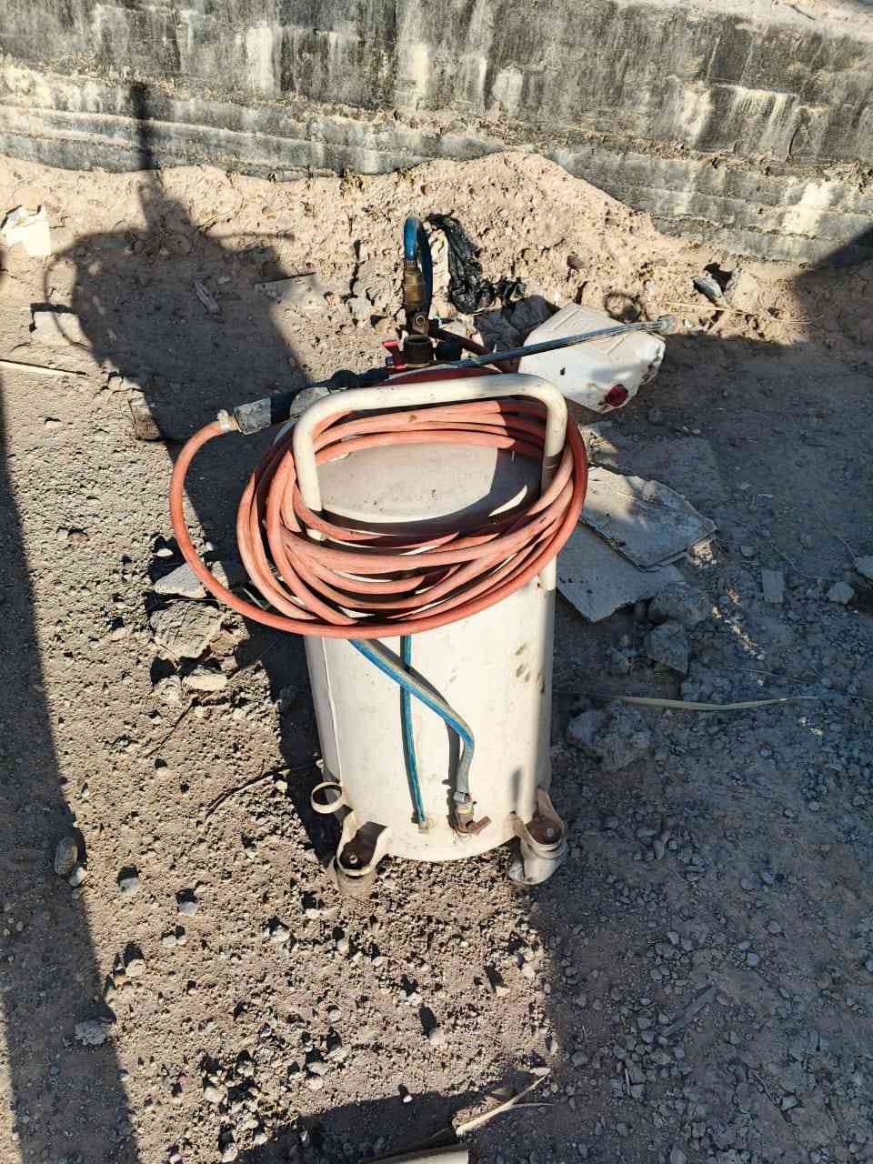 السلام عليكم غراض بنجر كامله
كمبريس 500 لتر ماطور بانزين جديد يشتغل سلف ويشتغل حبل وضاغطه وقالعه موقع 

 بغداد المحموديه ناحيه الرشيد 

***********
