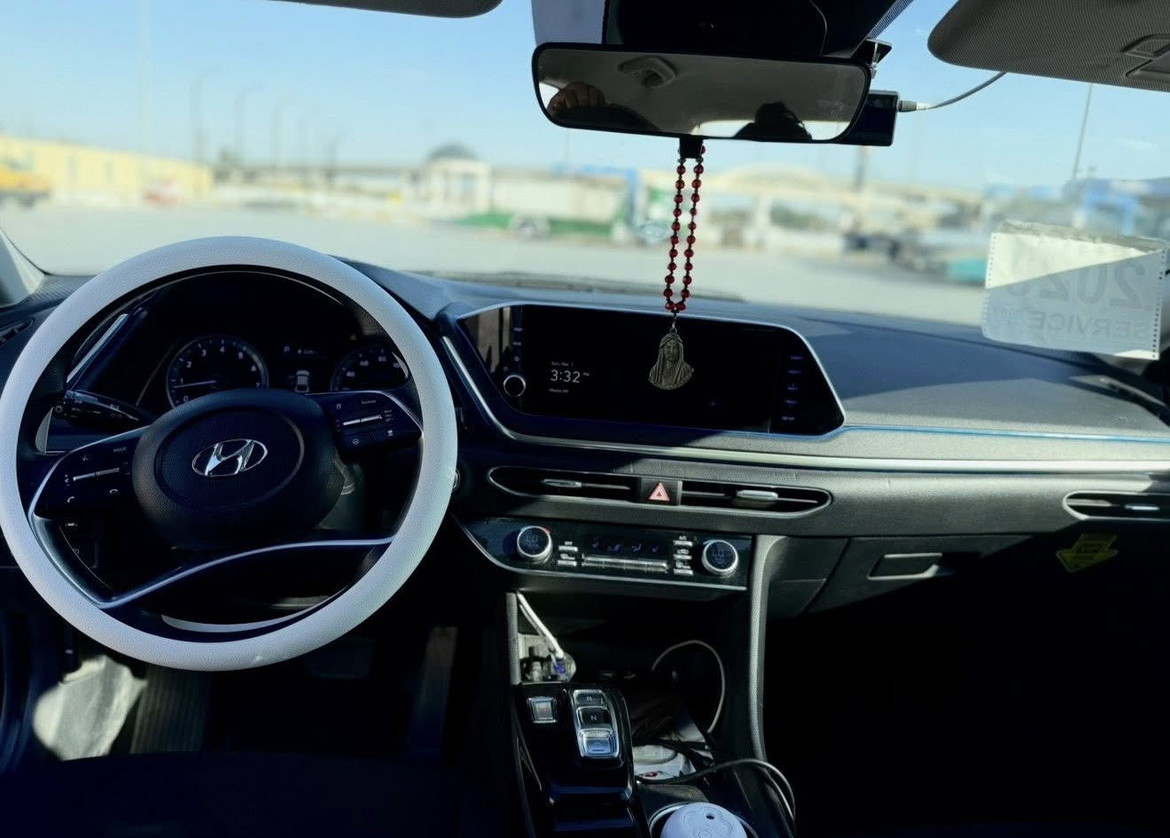 السلام عليكم . هونداي سوناتا موديل (2023)

مواصفات سبورت . معروفة .ماشية (55im)

رقم قادسية (معوقين) مميز . سنوية لل2030 .

ضمان الوكالة . وحاضر إلى اي شي معوّق .

ضرر السيارة خلفي . تبديل قبق الجنطة وصبغ ربع الجاملغ الخلفي . 

مكان السيارة الديوانية . قضاء عفك .

السعر ( 158 ) وبيها مجال قليل .

رقم الهاتف . *********** .
