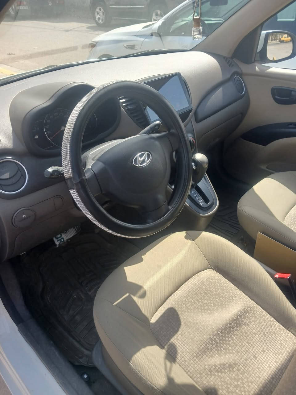 السلام عليكم هونداي للبيع موديل ٢٠١٣ سياره خليجيه بدون صبغ بيها ملاحاظات مكينه ١٢٠٠ تبريد ثلج ماشيه ٧٣ السعر ٧٥ وبيها مجال بسيط او مراوس حسب القناعه عنوان السياره بغداد ***********
