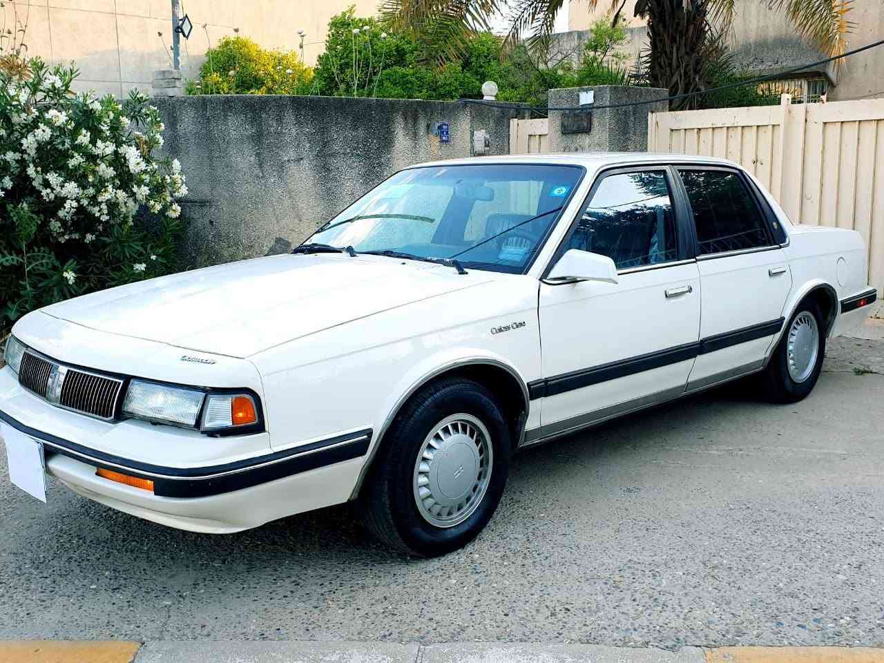اولدز موبيل 1990
السعر 45 ورقه بيها مجال 
رقم نينوى دولي بإسمي السياره
سنويه 2031 هزه جديده
مكينه بلادي شرط لا صرف ولا نفخ
كير بلادي شرط 
الصدر (الطخم) جديد
صبغ سقف صندوق بوند اثر تشليع
بدون ضرر بدون دعم
كهربائيات كلها شغاله
تبريد كمبريسر مجيم
بيع فقط بدون مراوس نقد بدون اقساط
مكان السياره موصل /حي الزهور
للاستفسار التواصل ع خاص...


**إذا كنت صاحب هذا الإعلان وتريد حذفه لأي سبب، رجاءا أرسل رسالة إلى الدعم الفني**