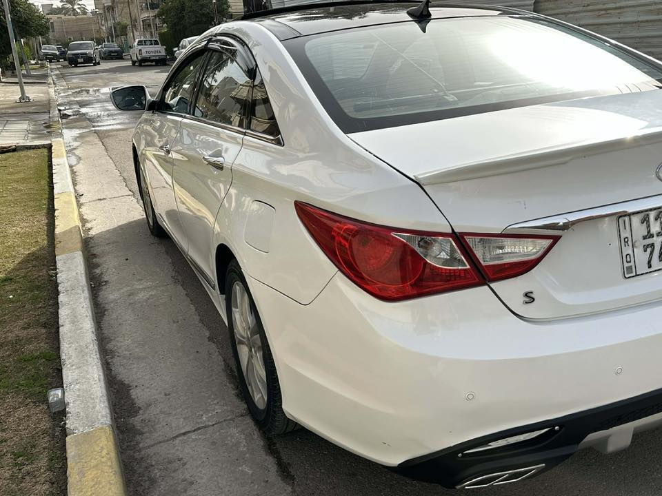 السلام عليكم ورحمة الله وبركاتة🌹
سوناتا موديل 2011 رقم بغداد الدولي ب اسمي هزة وسنوية جديدة فول ماعدا البصمة بانوراما تحكم ستيرن شاشة كاميرا حساسات مكينة 2400 بيها طخات ناشرلك السونار مع الصور
العنوان بغداد حي الجهاد السعر 118$ وبيها مجال بسيط

‭0772 609 1178‬
